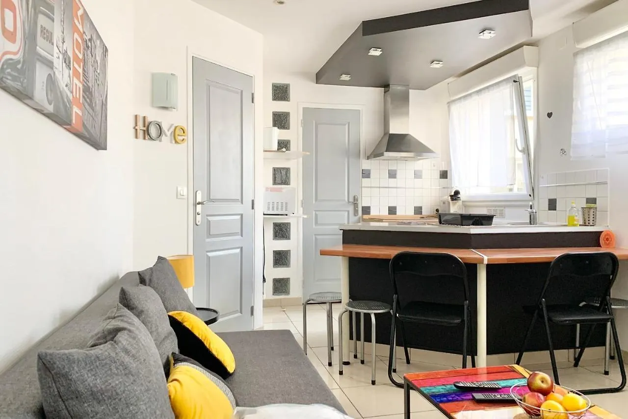 #C2 The Vallier Vallier Liberation Tram Bus Apartment Grenoble