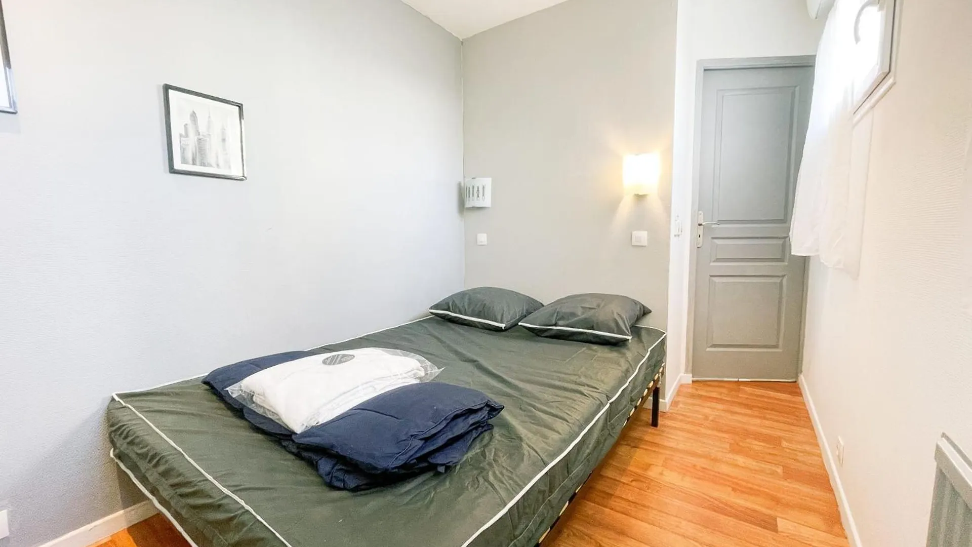 #C2 The Vallier Vallier Liberation Tram Bus Apartment Grenoble